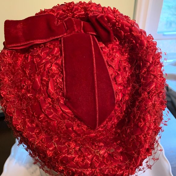 1930s Womens Tilt Hat in Red